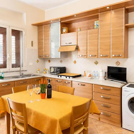 ゲストハウス Torre Florio, Casa Con Accesso A Villaggio Turistico カンポフェリーチェ・ディ・ロッチェッラ